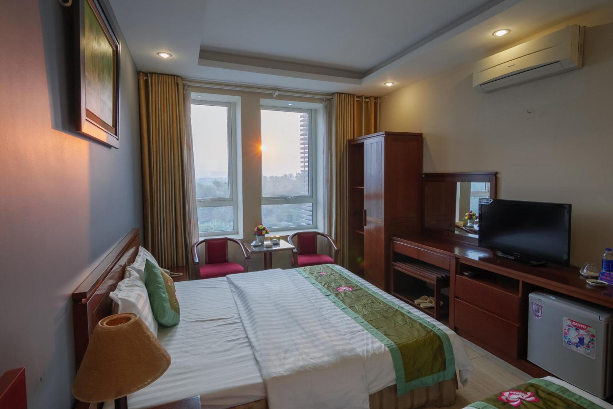 Ngan Ha Hotel Long Bien ハノイ市 エクステリア 写真
