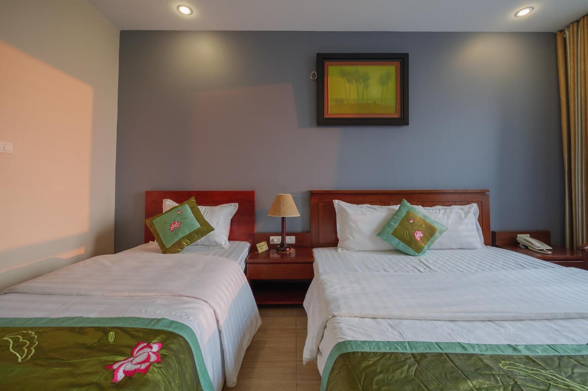 Ngan Ha Hotel Long Bien ハノイ市 エクステリア 写真