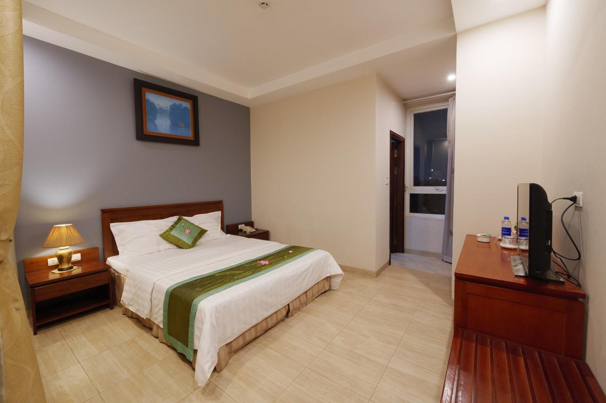Ngan Ha Hotel Long Bien ハノイ市 エクステリア 写真